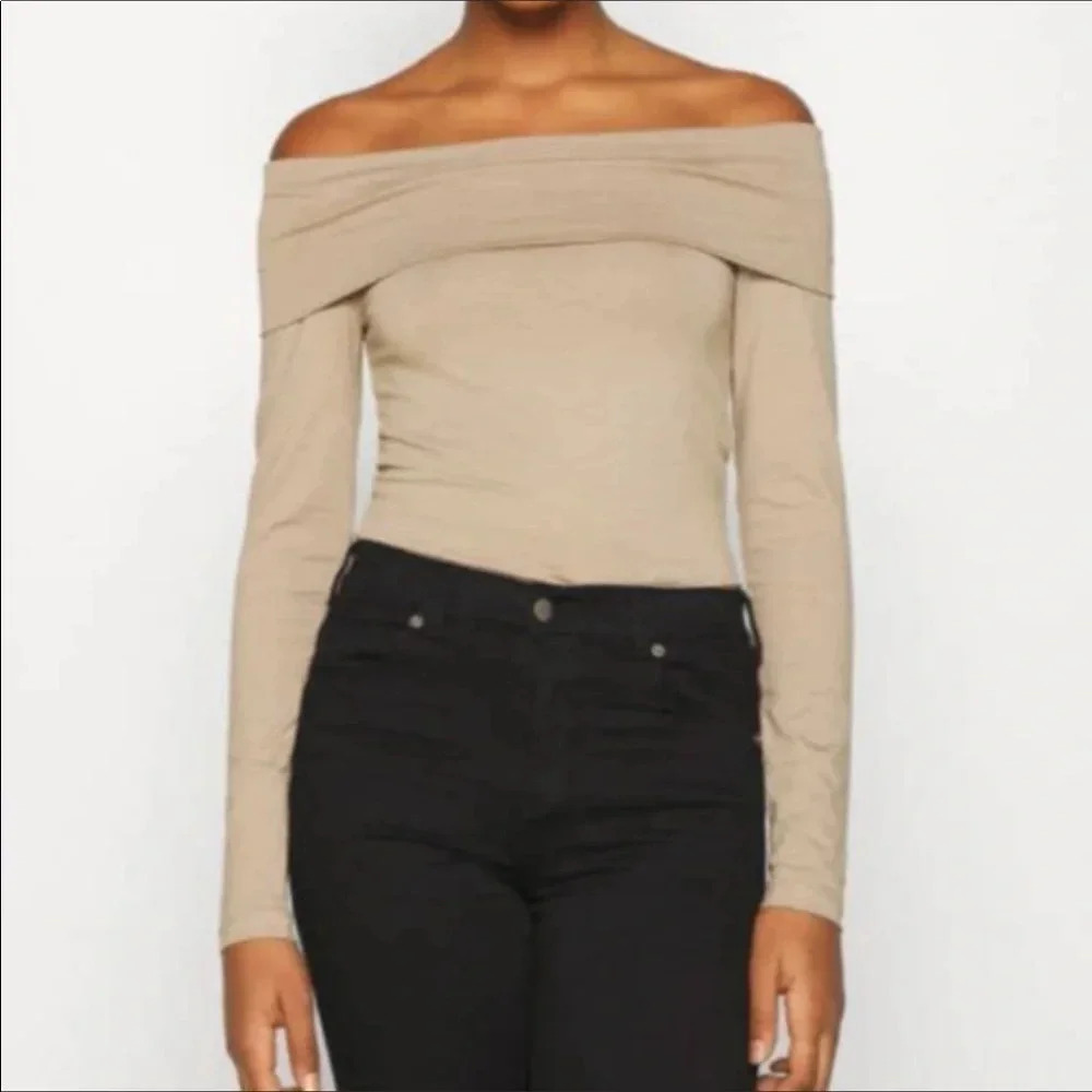 NWT Vero Moda Tan Silver Mink Panda Off The Shoulder Long Sleeve Top Small v6x